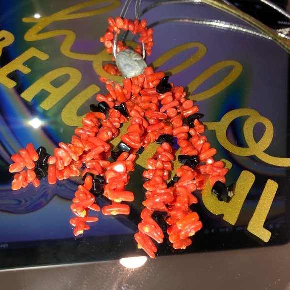 Coral and Onyx Necklace - Picture 5 of 8